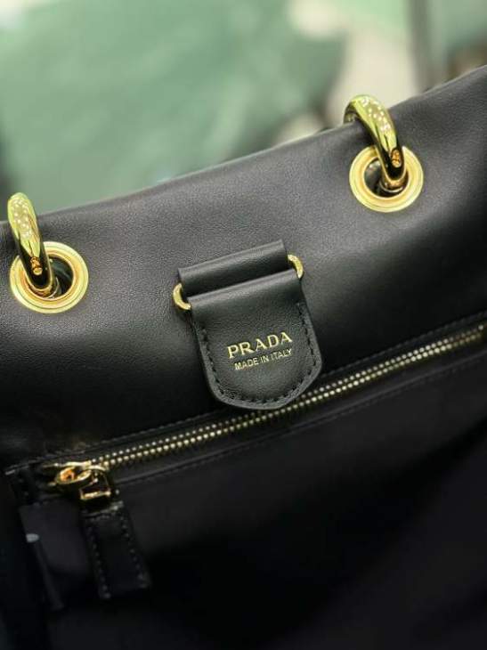 Picture of Prada Handbags _SKUfw197974644fw